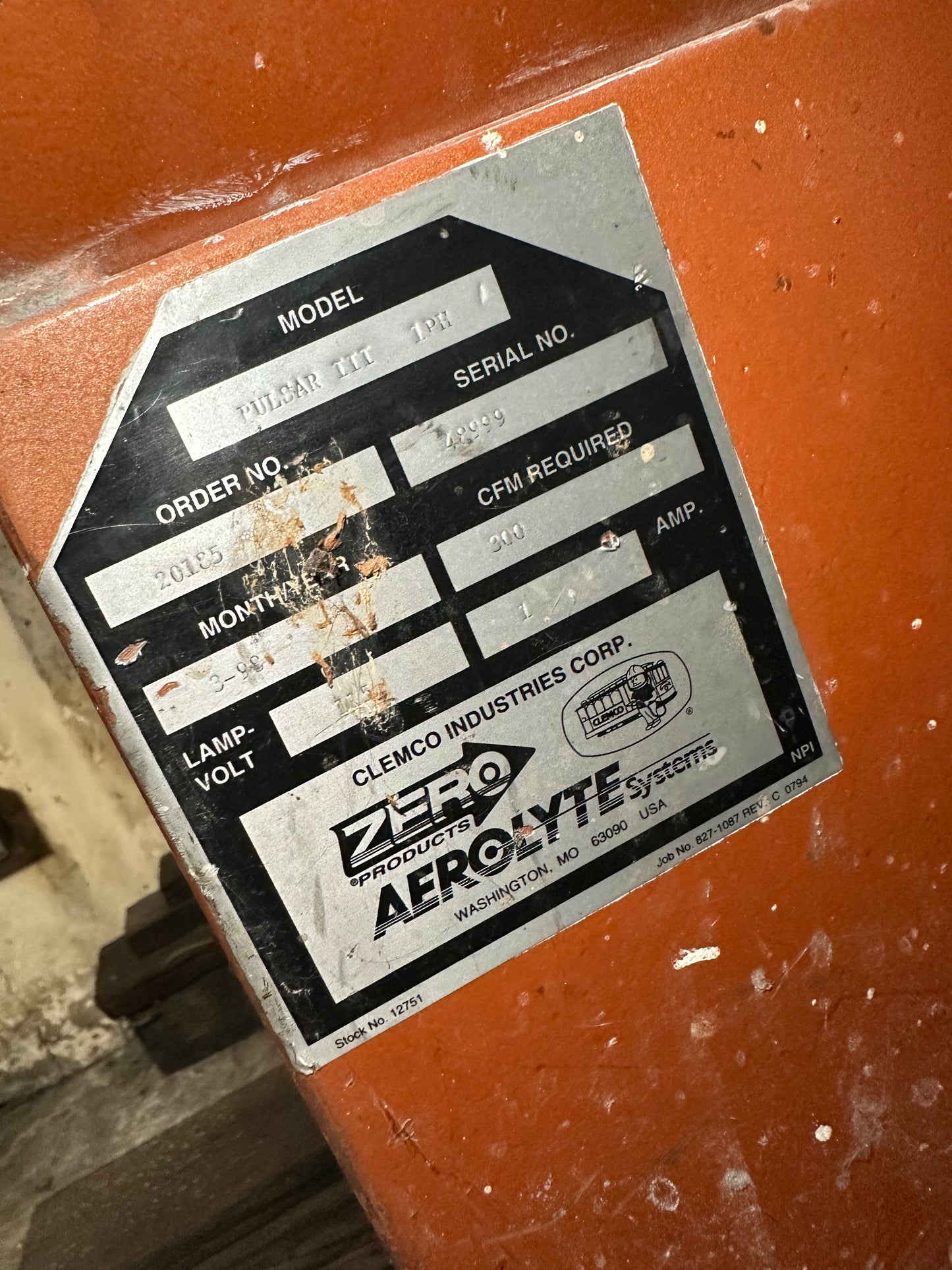 Clemco 12751 Pulsar III Suction Cabinet